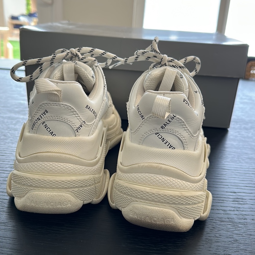 WOMEN'S TRIPLE S SNEAKER ALLOVER LOGO IN WHITE/BLACK - Picture 6 of 10